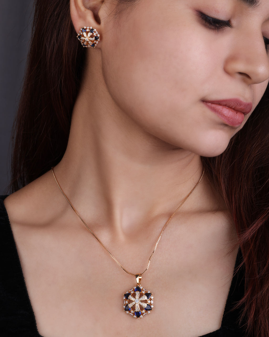 RIVANA DIAMOND NECKLACE